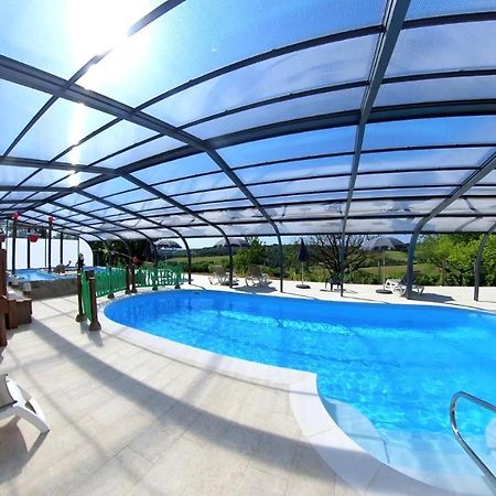 Camping Les Terrasses De Dordogne Rouffignac Saint-Cernin Exteriér fotografie