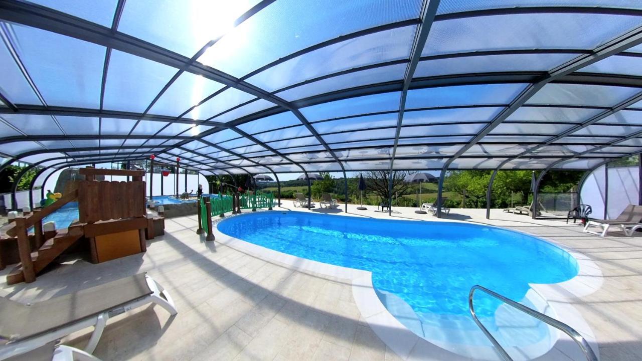 Camping Les Terrasses De Dordogne Rouffignac Saint-Cernin Exteriér fotografie