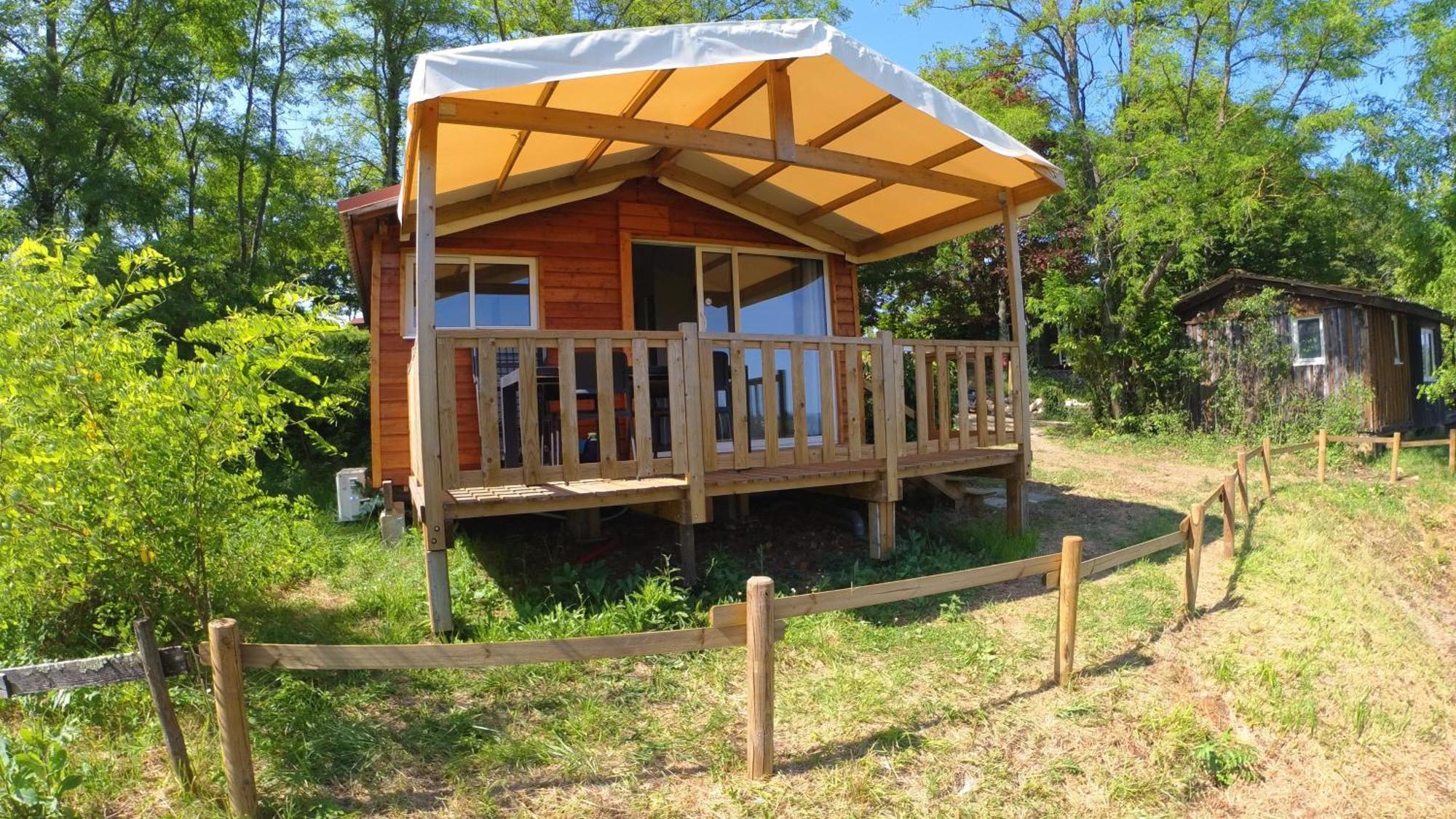 Camping Les Terrasses De Dordogne Rouffignac Saint-Cernin Exteriér fotografie