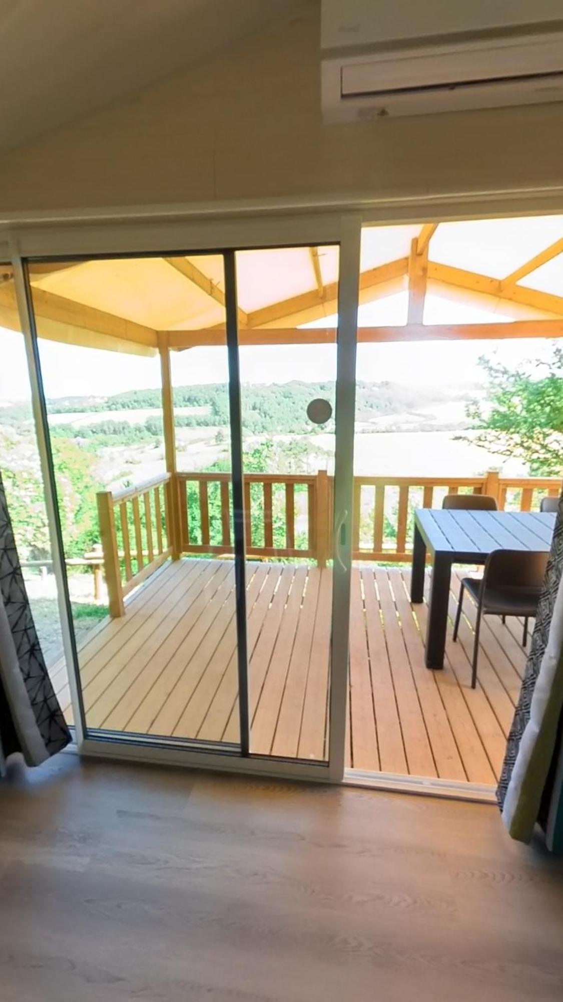 Camping Les Terrasses De Dordogne Rouffignac Saint-Cernin Pokoj fotografie