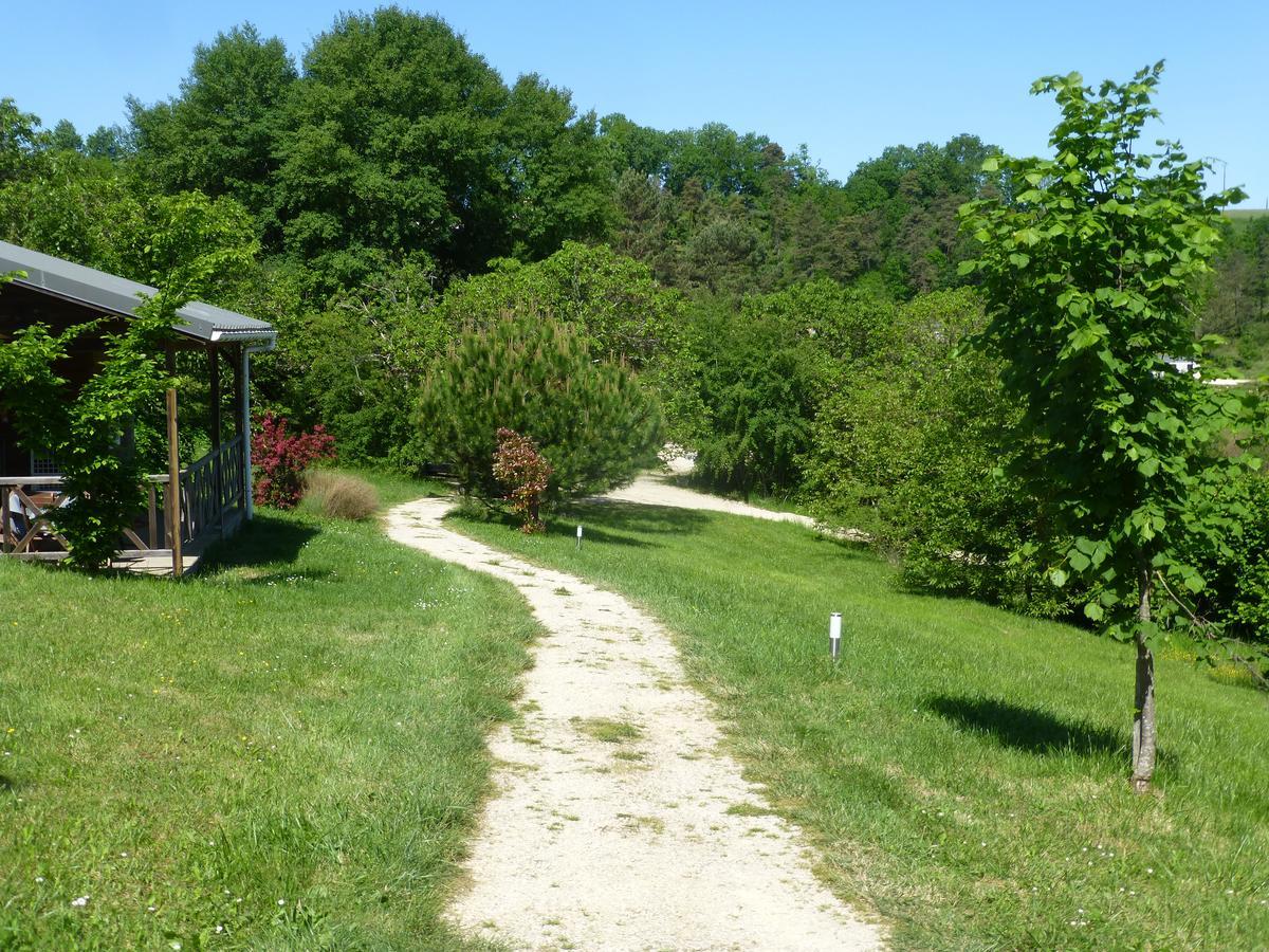 Camping Les Terrasses De Dordogne Rouffignac Saint-Cernin Exteriér fotografie