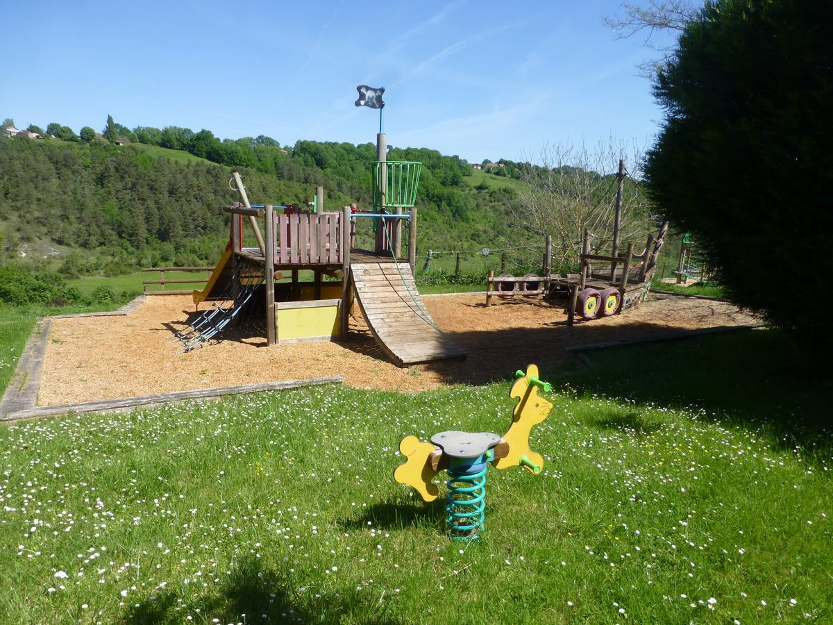 Camping Les Terrasses De Dordogne Rouffignac Saint-Cernin Exteriér fotografie